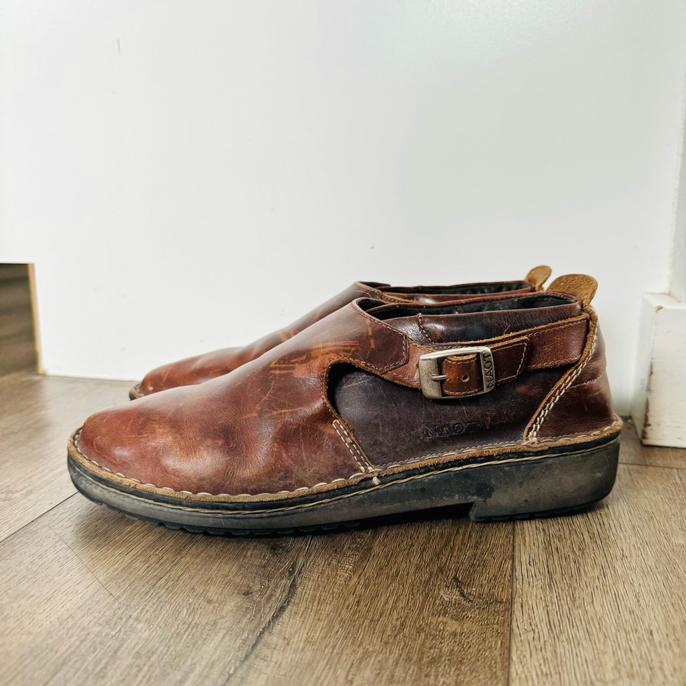 Naot Brown Leather Buckle Walking Shoes
